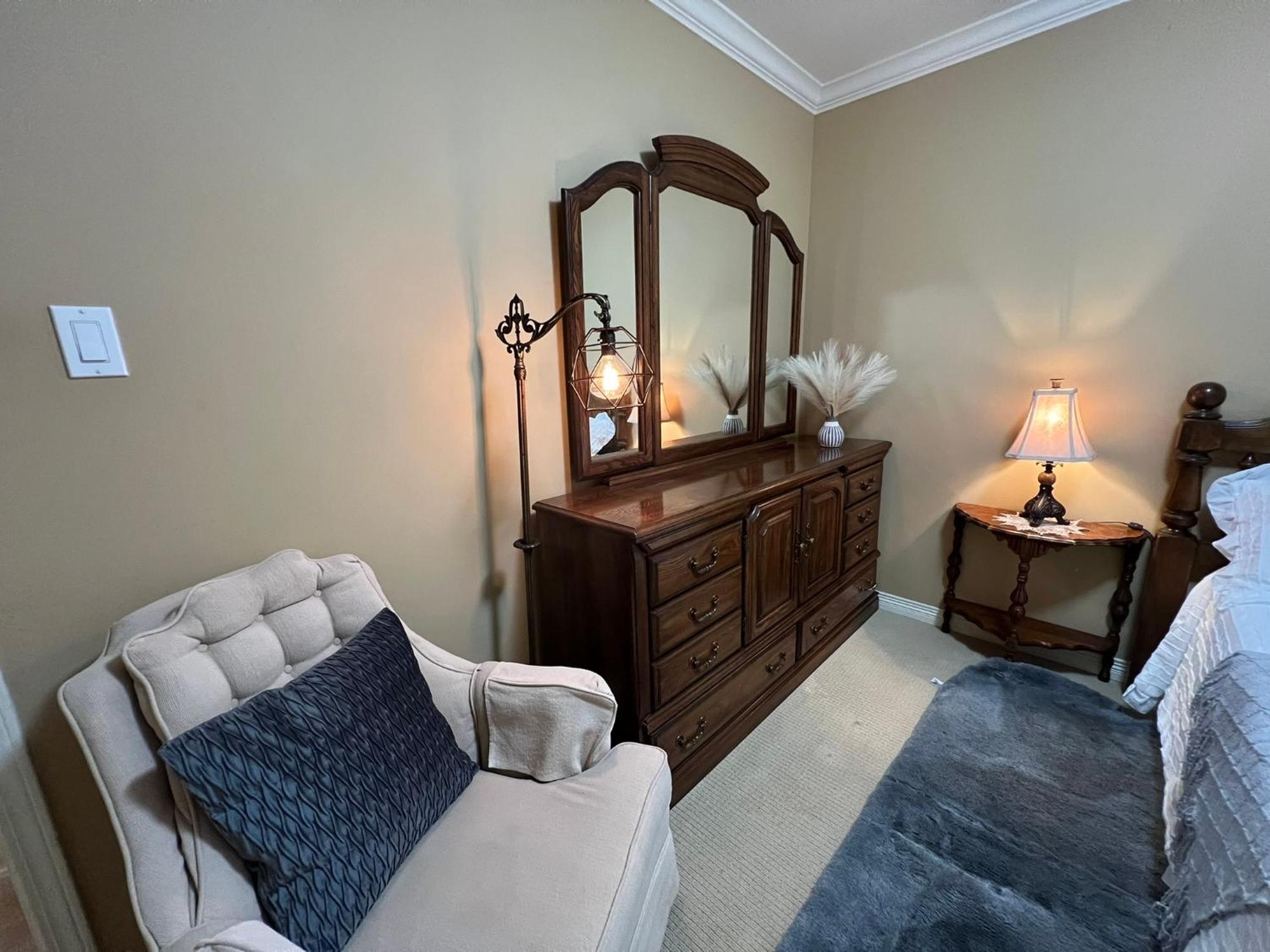 Terra Nova - Private Property Richmond Room photo